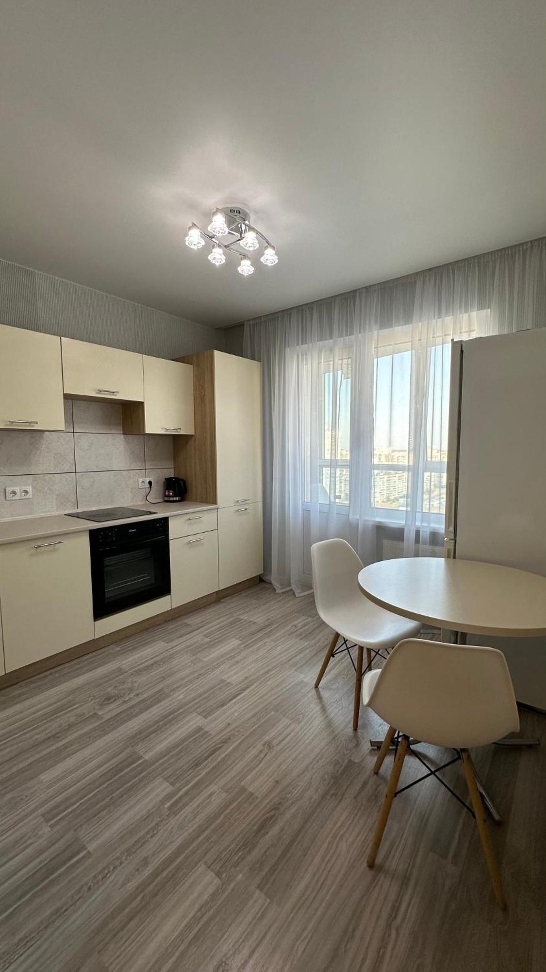 Є Генератор 1Кім Осокорки Вул Бориса Гмирі 20 Жк Патріотика Kiew Exterior foto